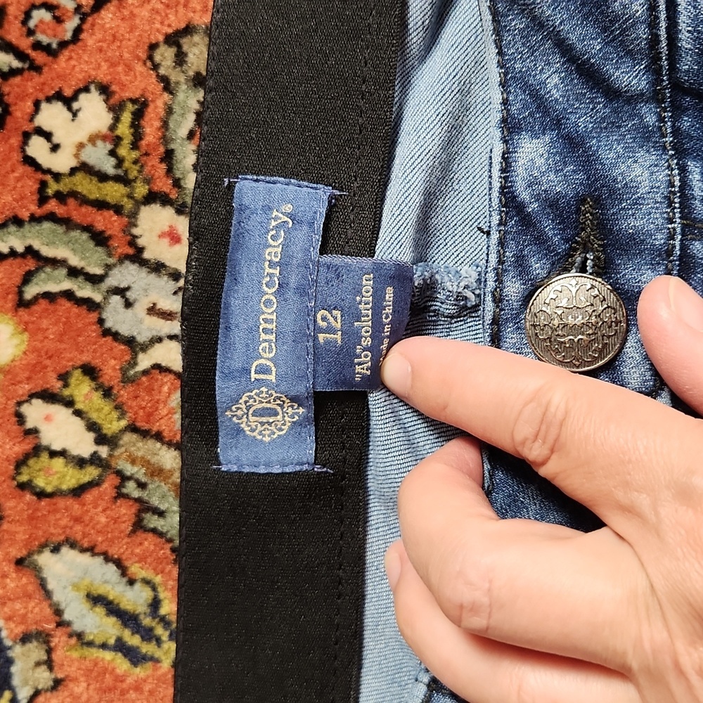 Democracy "Ab"solution Denim Jeans 12 - Picture 2 of 12